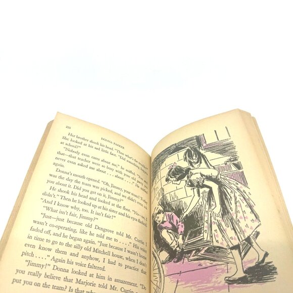 Donna Parker on Her Own, Hardcover by Martin, Marcia, 1957 - Picture 14 of 14